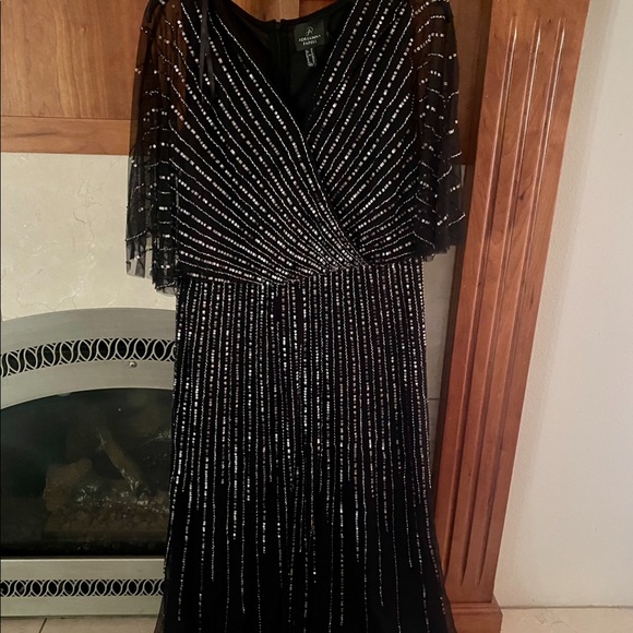 Adrianna Papell beaded black floor length dress 🖤 - Picture 1 of 3